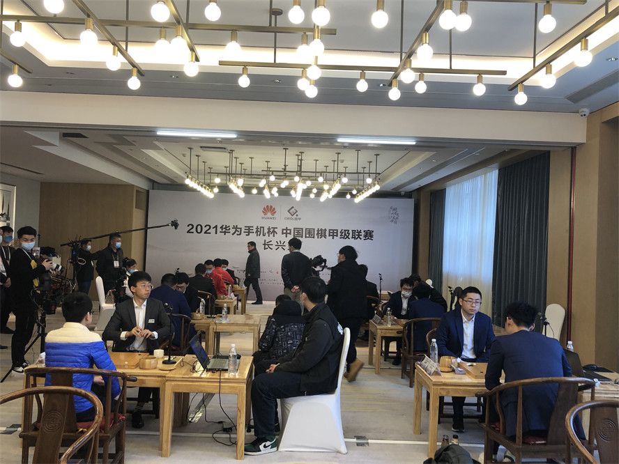 纽卡1-1扳平利物浦第74分钟，萨拉赫右路直塞至小禁区，若塔再顺一脚，琼斯轻松破门，利物浦2-1纽卡再次领先第78分钟，萨拉赫左脚外脚背送出绝妙弧线，加克波无人盯防轻松破门，利物浦3-1纽卡第81分钟，纽卡开出角球，博特曼飞身头槌破门，纽卡扳回一球2-3利物浦第84分钟，若塔单刀机会过掉杜布拉夫卡，杜布拉夫卡手绊倒了若塔，点球！